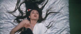 No canoodling among commoners